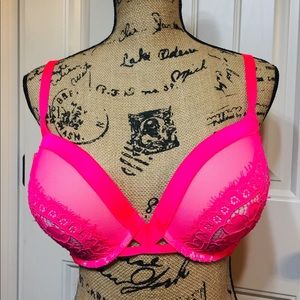 Victoria’s Secret Coral Pink Orange Bra